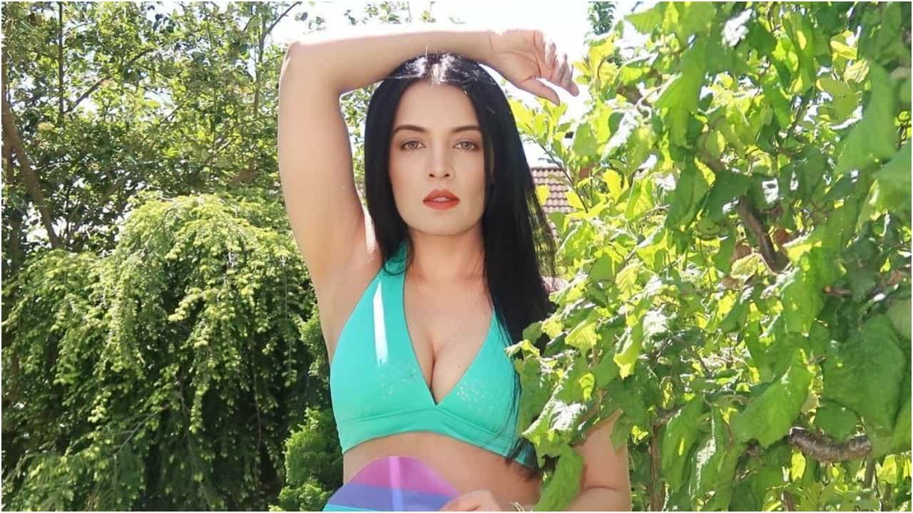Celina Jaitley: ‘ಅಪ್ಪ ಮತ್ತು ಮಗನ ಜತೆ ಮಲಗಿದ್ದ ನಟಿ’ ಎಂದು ಅಶ್ಲೀಲ ಟ್ವೀಟ್ ಮಾಡಿದ ವ್ಯಕ್ತಿಗೆ ಸೆಲಿನಾ ಜೇಟ್ಲಿ ತಿರುಗೇಟು Celina Jaitley: ‘ಅಪ್ಪ ಮತ್ತು ಮಗನ ಜತೆ ಮಲಗಿದ್ದ ನಟಿ’ ಎಂದು ಅಶ್ಲೀಲ ಟ್ವೀಟ್ ಮಾಡಿದ ವ್ಯಕ್ತಿಗೆ ಸೆಲಿನಾ ಜೇಟ್ಲಿ ತಿರುಗೇಟು