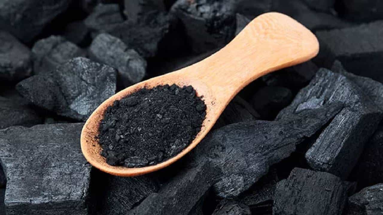Charcoal Benefits: ನಿಮ್ಮ ಸೌಂದರ್ಯವನ್ನು ಹೆಚ್ಚಿಸುವಲ್ಲಿ ಇದ್ದಿಲಿನ ಪಾತ್ರವನ್ನು ತಿಳಿದುಕೊಳ್ಳಿ Charcoal Benefits: ನಿಮ್ಮ ಸೌಂದರ್ಯವನ್ನು ಹೆಚ್ಚಿಸುವಲ್ಲಿ ಇದ್ದಿಲಿನ ಪಾತ್ರವನ್ನು ತಿಳಿದುಕೊಳ್ಳಿ