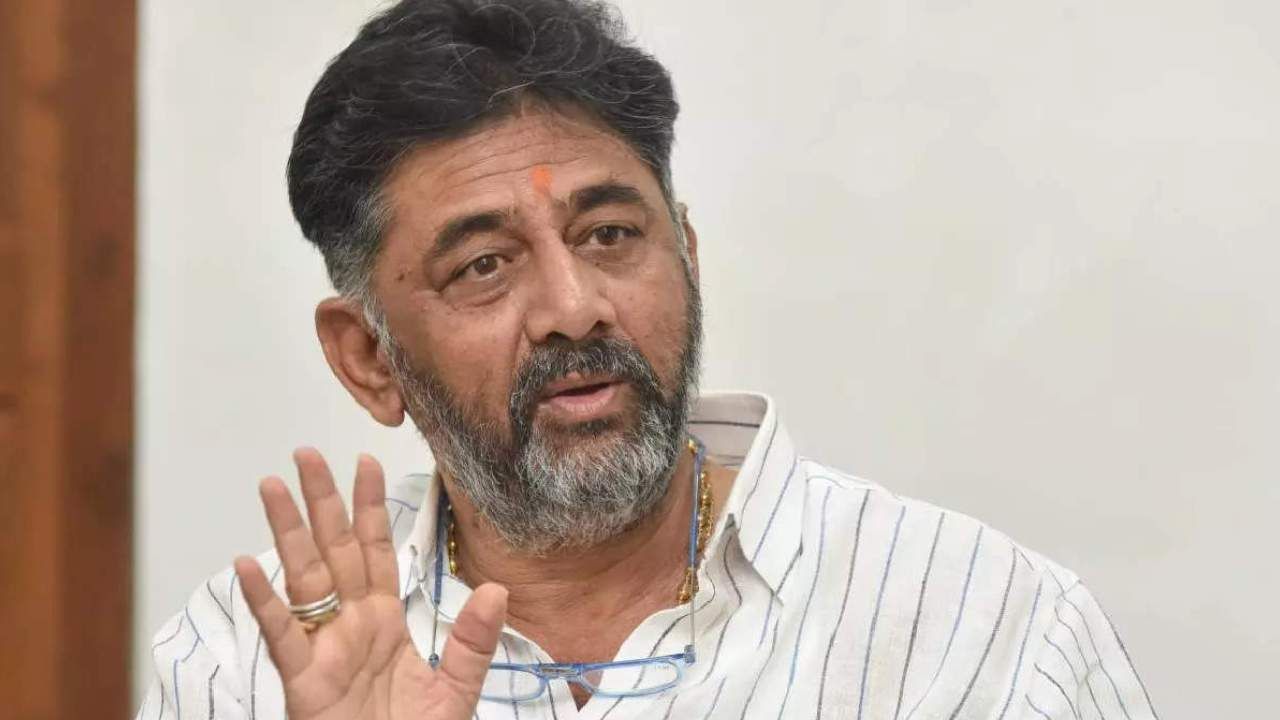 ಬಿಜೆಪಿ, ಜೆಡಿಎಸ್ನ 25 ನಾಯಕರು ಕಾಂಗ್ರೆಸ್ಗೆ ಬರುತ್ತಾರೆ: ಡಿಕೆ ಶಿವಕುಮಾರ್ ಬಿಜೆಪಿ, ಜೆಡಿಎಸ್ನ 25 ನಾಯಕರು ಕಾಂಗ್ರೆಸ್ಗೆ ಬರುತ್ತಾರೆ: ಡಿಕೆ ಶಿವಕುಮಾರ್