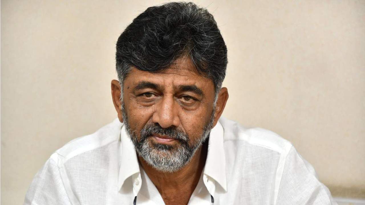 ಡಿಕೆ ಶಿವಕುಮಾರ್ ವಿರುದ್ಧದ ಆದಾಯ ಮೀರಿ ಆಸ್ತಿ ಗಳಿಕೆ ಕೇಸ್: ಸಿಬಿಐ ತನಿಖೆ ರದ್ದು ಕೋರಿದ್ದ ಅರ್ಜಿ ವಿಚಾರಣೆ ಚುನಾವಣೆ ನಂತರವಷ್ಟೇ: ಹೈಕೋರ್ಟ್ ಡಿಕೆ ಶಿವಕುಮಾರ್ ವಿರುದ್ಧದ ಆದಾಯ ಮೀರಿ ಆಸ್ತಿ ಗಳಿಕೆ ಕೇಸ್: ಸಿಬಿಐ ತನಿಖೆ ರದ್ದು ಕೋರಿದ್ದ ಅರ್ಜಿ ವಿಚಾರಣೆ ಚುನಾವಣೆ ನಂತರವಷ್ಟೇ: ಹೈಕೋರ್ಟ್