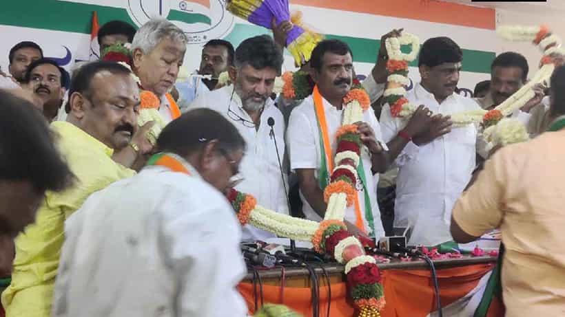 ತಮ್ಮ ವಿರುದ್ಧ ಚುನಾವಣೆಯಲ್ಲಿ ಸೆಣೆಸಿದ್ದ ನಾಯಕನನ್ನೇ ಸೆಳೆದ ಕೆಪಿಸಿಸಿ ಅಧ್ಯಕ್ಷ, ಕನಕಪುರದಲ್ಲಿ ಡಿಕೆ ಶಿವಕುಮಾರ್ ಹಾದಿ ಸುಗಮ