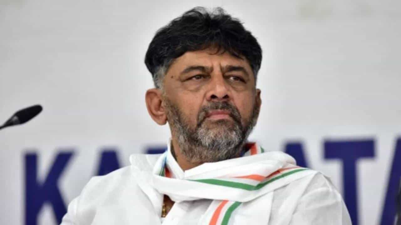 DK Shivakumar: ಆದಾಯ ಮೀರಿ ಆಸ್ತಿ ಗಳಿಕೆ; ಚುನಾವಣೆ ಸಂದರ್ಭದಲ್ಲೇ ಡಿಕೆ ಶಿವಕುಮಾರ್ ಅರ್ಜಿ ವಜಾ DK Shivakumar: ಆದಾಯ ಮೀರಿ ಆಸ್ತಿ ಗಳಿಕೆ; ಚುನಾವಣೆ ಸಂದರ್ಭದಲ್ಲೇ ಡಿಕೆ ಶಿವಕುಮಾರ್ ಅರ್ಜಿ ವಜಾ