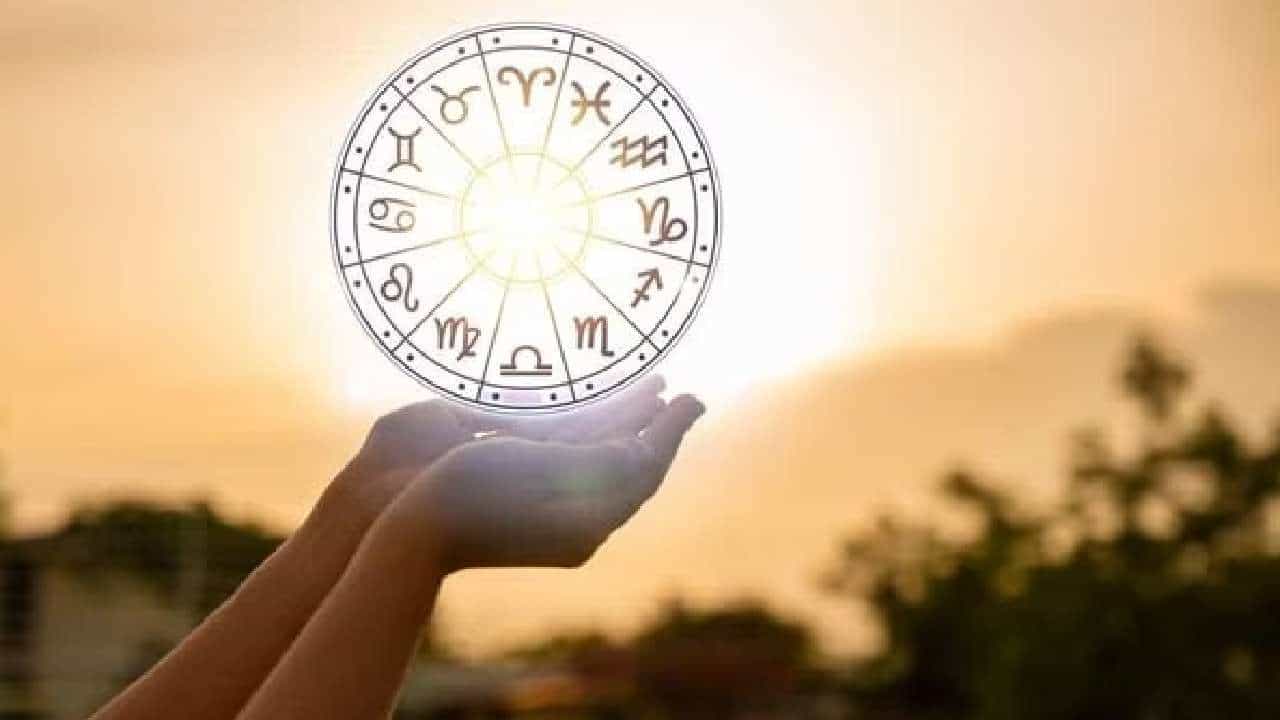 Daily Horoscope: ಧನು, ಮಕರ, ಕುಂಭ, ಮೀನಾ ರಾಶಿಯವರ ಇಂದಿನ ರಾಶಿ ಭವಿಷ್ಯ ಹೀಗಿದೆ Daily Horoscope: ಧನು, ಮಕರ, ಕುಂಭ, ಮೀನಾ ರಾಶಿಯವರ ಇಂದಿನ ರಾಶಿ ಭವಿಷ್ಯ ಹೀಗಿದೆ