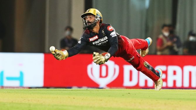 IPL 2023: ಕ್ಯಾಚ್ ಹಿಡಿದು ವಿಶ್ವ ದಾಖಲೆ ನಿರ್ಮಿಸಿದ ದಿನೇಶ್ ಕಾರ್ತಿಕ್ IPL 2023: ಕ್ಯಾಚ್ ಹಿಡಿದು ವಿಶ್ವ ದಾಖಲೆ ನಿರ್ಮಿಸಿದ ದಿನೇಶ್ ಕಾರ್ತಿಕ್