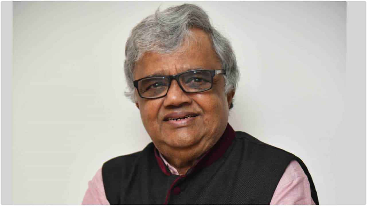 Dwarakish: ದ್ವಾರಕೀಶ್ ಸಾವಿನ ಬಗ್ಗೆ ಸುಳ್ಳು ಸುದ್ದಿ ಹರಡಿದ ಕಿಡಿಗೇಡಿಗಳು; ವಿಡಿಯೋ ಮೂಲಕ ಸ್ಪಷ್ಟನೆ ನೀಡಿದ ನಟ Dwarakish: ದ್ವಾರಕೀಶ್ ಸಾವಿನ ಬಗ್ಗೆ ಸುಳ್ಳು ಸುದ್ದಿ ಹರಡಿದ ಕಿಡಿಗೇಡಿಗಳು; ವಿಡಿಯೋ ಮೂಲಕ ಸ್ಪಷ್ಟನೆ ನೀಡಿದ ನಟ