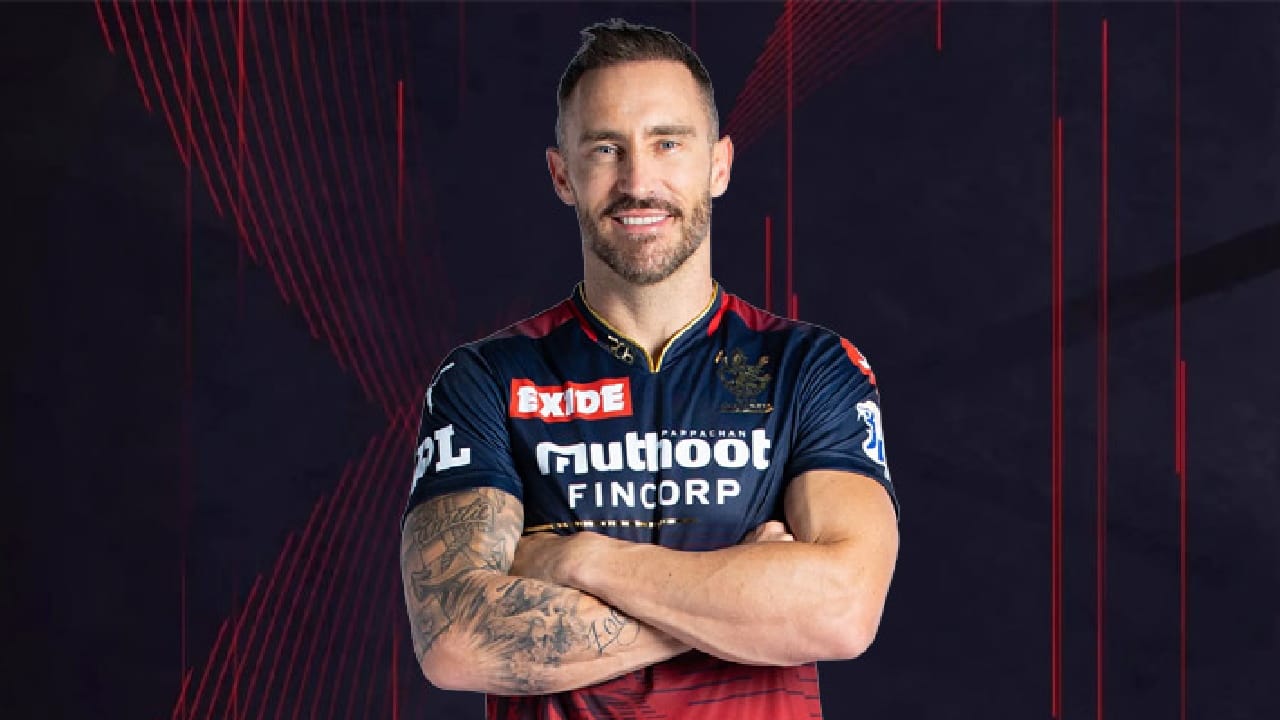 1- ಫಾಫ್ ಡುಪ್ಲೆಸಿಸ್: ಆರ್​ಸಿಬಿ ತಂಡದ ನಾಯಕ ಫಾಫ್ ಡುಪ್ಲೆಸಿಸ್ ಈ ಬಾರಿಯ ಐಪಿಎಲ್​ನಲ್ಲಿ ಭರ್ಜರಿ ಪ್ರದರ್ಶನ ನೀಡುತ್ತಿದ್ದಾರೆ. ಆಡಿರುವ 7 ಪಂದ್ಯಗಳಲ್ಲಿ ಬರೋಬ್ಬರಿ 25 ಸಿಕ್ಸ್​ಗಳು ಮೂಡಿಬಂದಿವೆ.