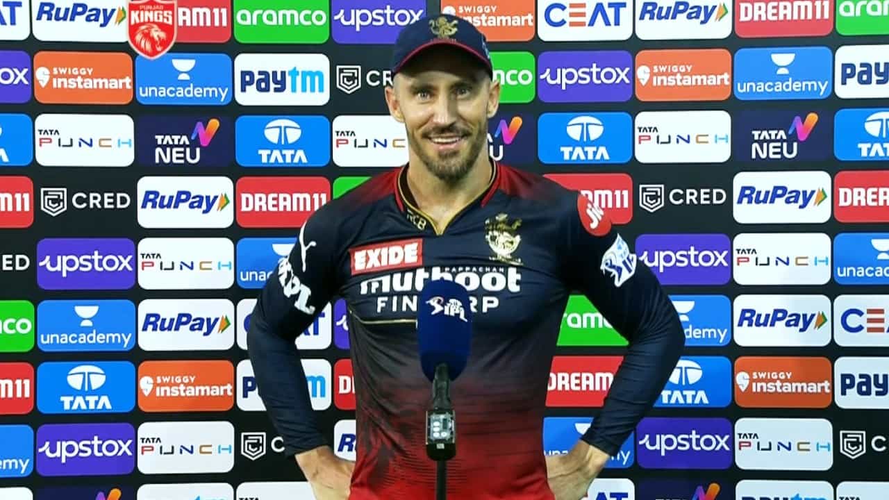 IPL 2023: ಈ ಸಲ ಕಪ್ ನಹೀ ಎಂದ RCB ನಾಯಕ ಫಾಫ್ ಡುಪ್ಲೆಸಿಸ್: ವಿಡಿಯೋ ವೈರಲ್ IPL 2023: ಈ ಸಲ ಕಪ್ ನಹೀ ಎಂದ RCB ನಾಯಕ ಫಾಫ್ ಡುಪ್ಲೆಸಿಸ್: ವಿಡಿಯೋ ವೈರಲ್