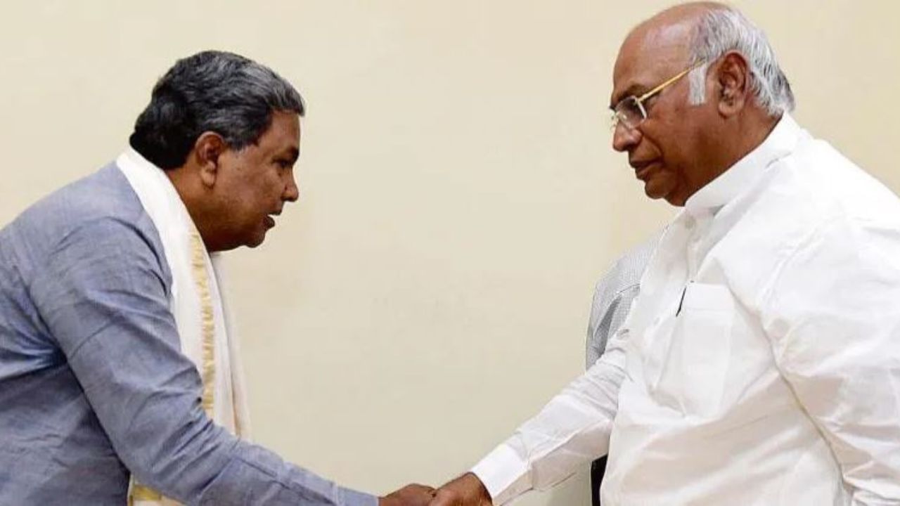 ಶಿರಹಟ್ಟಿ ಕ್ಷೇತ್ರ -ಅದಾಗಲೇ ಕಾಂಗ್ರೆಸ್ನಲ್ಲಿ ಬಂಡಾಯದ ಬಾವುಟ, ಹೈಕಮಾಂಡ್ ಖರ್ಗೆ ಮತ್ತು ಮಾಜಿ ಸಿಎಂ ಸಿದ್ದರಾಮಯ್ಯ ಶಿಷ್ಯರ ಪೈಕಿ ಮೇಲುಗೈ ಯಾರದು? ಶಿರಹಟ್ಟಿ ಕ್ಷೇತ್ರ -ಅದಾಗಲೇ ಕಾಂಗ್ರೆಸ್ನಲ್ಲಿ ಬಂಡಾಯದ ಬಾವುಟ, ಹೈಕಮಾಂಡ್ ಖರ್ಗೆ ಮತ್ತು ಮಾಜಿ ಸಿಎಂ ಸಿದ್ದರಾಮಯ್ಯ ಶಿಷ್ಯರ ಪೈಕಿ ಮೇಲುಗೈ ಯಾರದು?