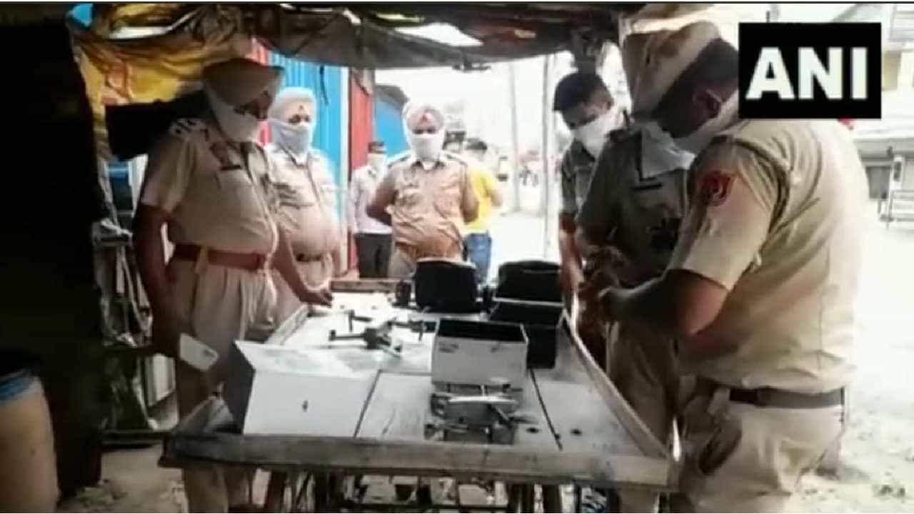 Ludhiana Gas Leak : ಲೂಧಿಯಾನದಲ್ಲಿ ಅನಿಲ ಸೋರಿಕೆ, 6 ಮಂದಿ ಸಾವು, ಪ್ರಜ್ಞಾಹೀನ ಸ್ಥಿತಿಯಲ್ಲಿದ್ದಾರೆ 10ಕ್ಕೂ ಅಧಿಕ ಜನರು Ludhiana Gas Leak : ಲೂಧಿಯಾನದಲ್ಲಿ ಅನಿಲ ಸೋರಿಕೆ, 6 ಮಂದಿ ಸಾವು, ಪ್ರಜ್ಞಾಹೀನ ಸ್ಥಿತಿಯಲ್ಲಿದ್ದಾರೆ 10ಕ್ಕೂ ಅಧಿಕ ಜನರು