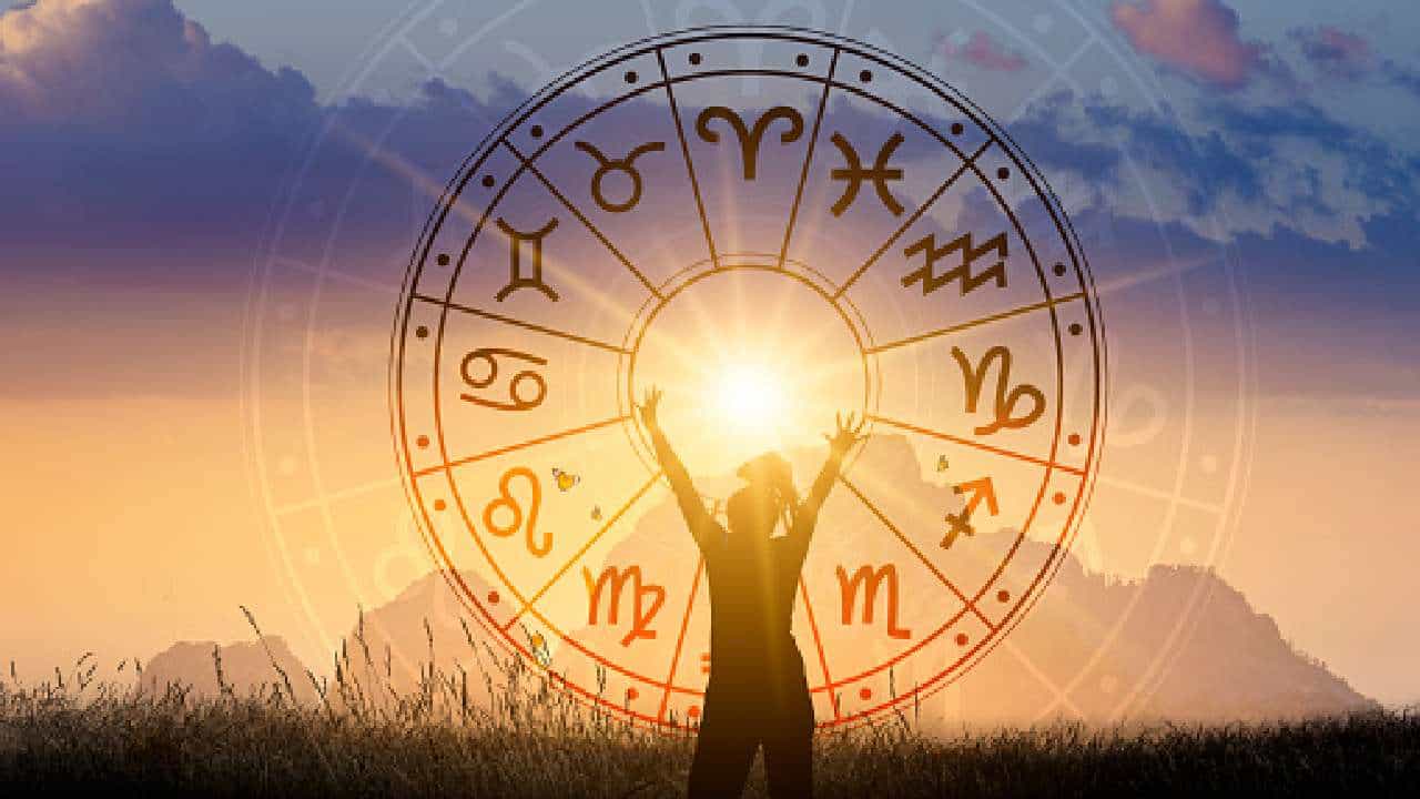 Daily Horoscope: ಈ ರಾಶಿಯ ಅವಿವಾಹಿತರಿಗೆ ಇಂದು ಶುಭವಾರ್ತೆ ಬರಲಿದೆ Daily Horoscope: ಈ ರಾಶಿಯ ಅವಿವಾಹಿತರಿಗೆ ಇಂದು ಶುಭವಾರ್ತೆ ಬರಲಿದೆ