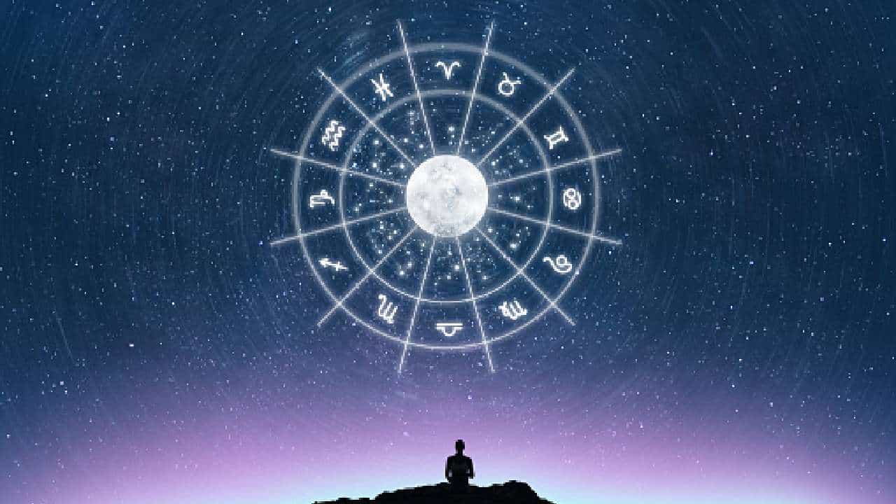 Daily Horoscope: ಈ ರಾಶಿಯವರ ಪತ್ನಿ ನೀವಾಗಿದ್ದರೆ ಇಂದು ಪತಿಯಿಂದ ಹೊಸ ಸೀರೆ ಸ್ವೀಕರಿಸಲಿದ್ದೀರಿ Daily Horoscope: ಈ ರಾಶಿಯವರ ಪತ್ನಿ ನೀವಾಗಿದ್ದರೆ ಇಂದು ಪತಿಯಿಂದ ಹೊಸ ಸೀರೆ ಸ್ವೀಕರಿಸಲಿದ್ದೀರಿ