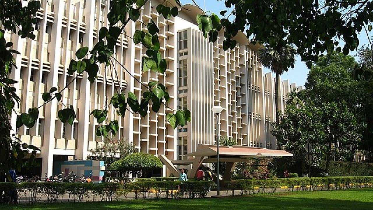IIT Bombay placements: ಕಳೆದ ಐದು ವರ್ಷಗಳಿಂದ ಐಐಟಿ ಬೊಂಬೆಯ ಪ್ಲೇಸ್ಮೆಂಟ್ ಟ್ರೆಂಡ್ ಹೇಗಿದೆ ಗಮನಿಸಿ IIT Bombay placements: ಕಳೆದ ಐದು ವರ್ಷಗಳಿಂದ ಐಐಟಿ ಬೊಂಬೆಯ ಪ್ಲೇಸ್ಮೆಂಟ್ ಟ್ರೆಂಡ್ ಹೇಗಿದೆ ಗಮನಿಸಿ
