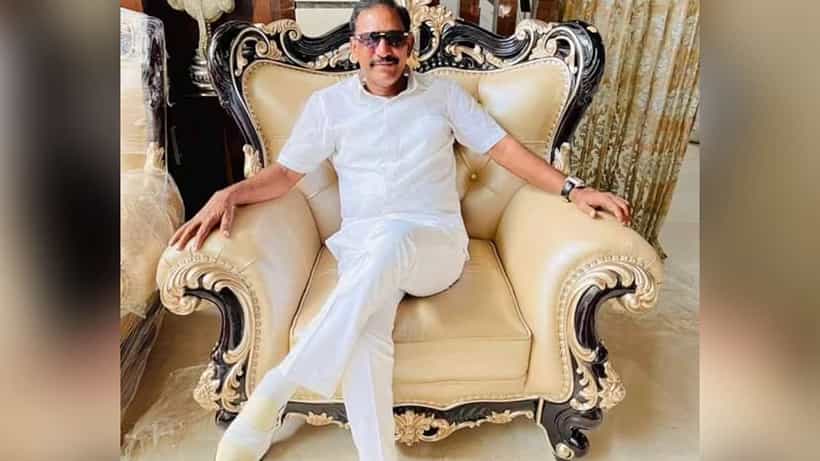 ಐಟಿ ದಾಳಿ ವೇಳೆ ನಿವಾಸದಲ್ಲಿ ವೋಟರ್ ಐಡಿ ಪತ್ತೆ; ಕೆಜಿಎಫ್ ಬಾಬು ವಿರುದ್ಧ ಎಫ್ಐಆರ್ ದಾಖಲು