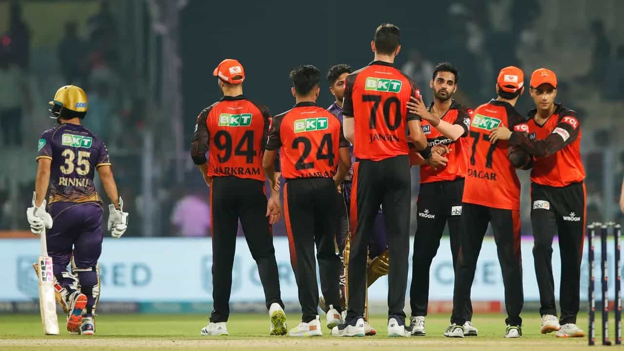 IPL 2023: ಈಡನ್ ಗಾರ್ಡನ್ಸ್ ಮೈದಾನದಲ್ಲಿ ನಡೆದ ಐಪಿಎಲ್ನ 19ನೇ ಪಂದ್ಯದ ಮೂಲಕ ಸನ್ರೈಸರ್ಸ್ ಹೈದರಾಬಾದ್ ತಂಡವು ಆರ್ಸಿಬಿ ತಂಡದ ದಾಖಲೆಯೊಂದನ್ನು ಮುರಿದಿದೆ. ಎಸ್ಆರ್ಹೆಚ್ ನಡುವಣ ಪಂದ್ಯದಲ್ಲಿ ಈ ಪಂದ್ಯದಲ್ಲಿ ಟಾಸ್ ಗೆದ್ದ ಕೆಕೆಆರ್ ತಂಡವು ಬೌಲಿಂಗ್ ಆಯ್ಕೆ ಮಾಡಿತ್ತು.