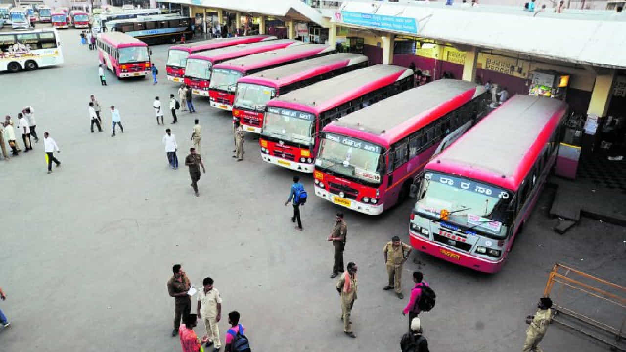 ‘ಶಕ್ತಿ’ ಯೋಜನೆಗೆ ಷರತ್ತುಗಳು ಅನ್ವಯ: ಮಹಿಳೆಯರಿಗೆ ಉಚಿತ ಬಸ್ ಪ್ರಯಾಣಕ್ಕೆ ಬೇಕು ‘ಸ್ಮಾರ್ಟ್ ಕಾರ್ಡ್’, ಇದನ್ನು ಪಡೆಯುವ ಮಾಹಿತಿ ಇಲ್ಲಿದೆ ‘ಶಕ್ತಿ’ ಯೋಜನೆಗೆ ಷರತ್ತುಗಳು ಅನ್ವಯ: ಮಹಿಳೆಯರಿಗೆ ಉಚಿತ ಬಸ್ ಪ್ರಯಾಣಕ್ಕೆ ಬೇಕು ‘ಸ್ಮಾರ್ಟ್ ಕಾರ್ಡ್’, ಇದನ್ನು ಪಡೆಯುವ ಮಾಹಿತಿ ಇಲ್ಲಿದೆ