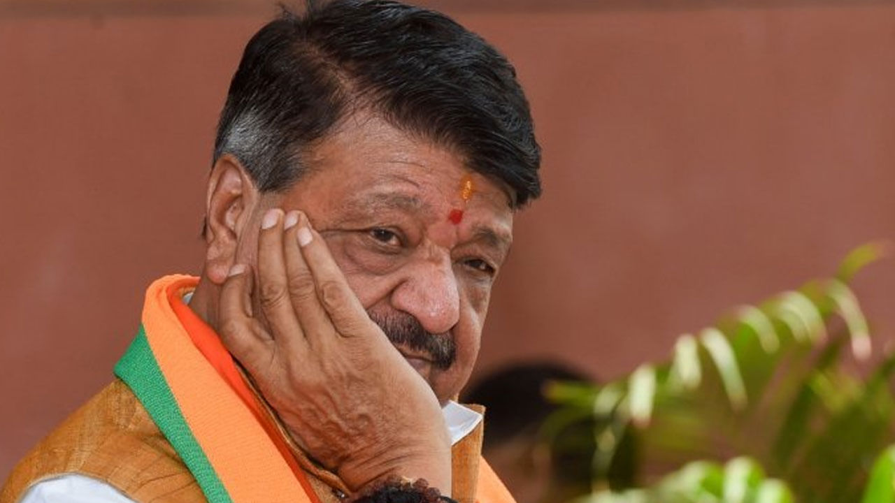 ಹೆಣ್ಮಕ್ಕಳು ಕೆಟ್ಟದಾಗಿ ಡ್ರೆಸ್ ತೊಟ್ಟುಕೊಂಡು ಶೂರ್ಪನಖಿ ತರ ಕಾಣ್ತಾರೆ, ದೇವರು ನಿಮಗೆ ಒಳ್ಳೆಯ ದೇಹ ಕೊಟ್ಟಿದ್ದಾನೆ: ಬಿಜೆಪಿ ಸಚಿವ ಕೈಲಾಶ್ ವಿಜಯವರ್ಗಿಯ ಹೆಣ್ಮಕ್ಕಳು ಕೆಟ್ಟದಾಗಿ ಡ್ರೆಸ್ ತೊಟ್ಟುಕೊಂಡು ಶೂರ್ಪನಖಿ ತರ ಕಾಣ್ತಾರೆ, ದೇವರು ನಿಮಗೆ ಒಳ್ಳೆಯ ದೇಹ ಕೊಟ್ಟಿದ್ದಾನೆ: ಬಿಜೆಪಿ ಸಚಿವ ಕೈಲಾಶ್ ವಿಜಯವರ್ಗಿಯ