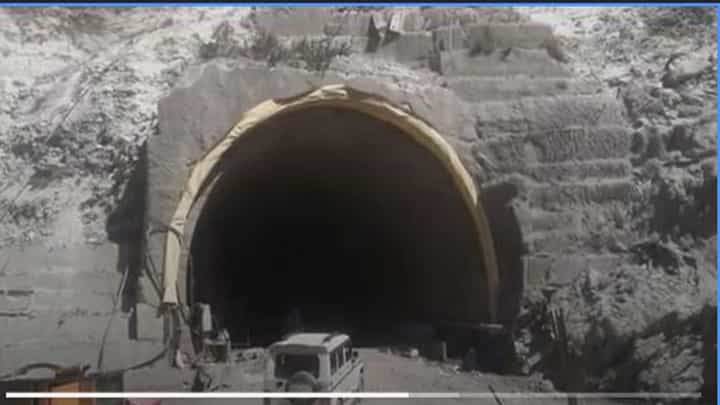 Kunfer Tunnel; ಜಮ್ಮು-ಶ್ರೀನಗರ ಹೆದ್ದಾರಿಯಲ್ಲಿ ಕೊರೆಯಲಾಗುತ್ತಿರುವ ಕುನ್ಫರ್ ಸುರಂಗಮಾರ್ಗ 10 ದಿನಗಳಲ್ಲಿ ವಾಹನಗಳ ಸಂಚಾರಕ್ಕೆ ಮುಕ್ತವಾಗಲಿದೆ: ಅಧಿಕಾರಿಗಳು Kunfer Tunnel; ಜಮ್ಮು-ಶ್ರೀನಗರ ಹೆದ್ದಾರಿಯಲ್ಲಿ ಕೊರೆಯಲಾಗುತ್ತಿರುವ ಕುನ್ಫರ್ ಸುರಂಗಮಾರ್ಗ 10 ದಿನಗಳಲ್ಲಿ ವಾಹನಗಳ ಸಂಚಾರಕ್ಕೆ ಮುಕ್ತವಾಗಲಿದೆ: ಅಧಿಕಾರಿಗಳು