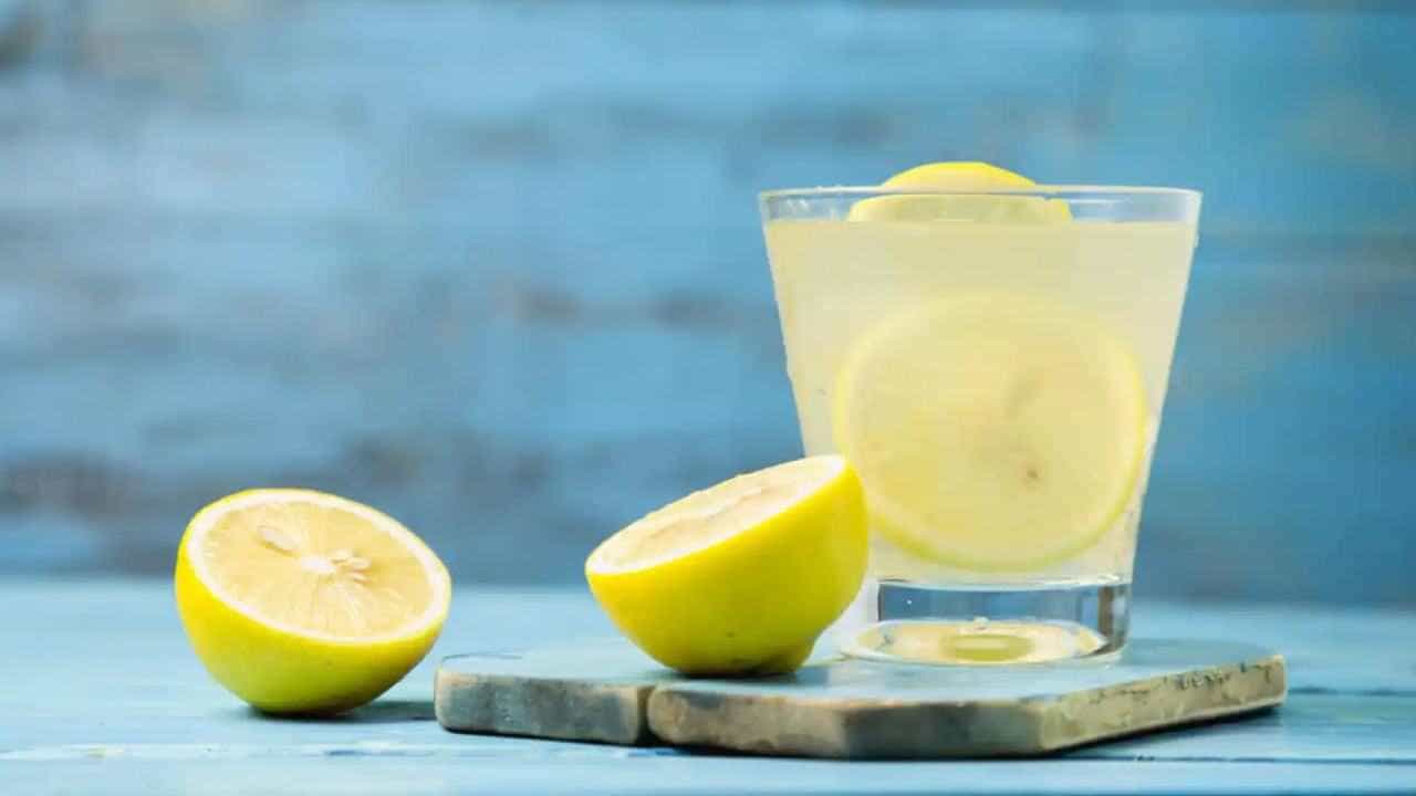 Lemon Juice: ಬೇಸಿಗೆಯಲ್ಲಿ ನಿಂಬೆ ಪಾನಕವನ್ನು ಹೆಚ್ಚಾಗಿ ಕುಡಿಯಬೇಡಿ, ಆರೋಗ್ಯದ ಮೇಲೆ ಈ ರೀತಿಯ ಪರಿಣಾಮಗಳುಂಟಾಗಬಹುದು Lemon Juice: ಬೇಸಿಗೆಯಲ್ಲಿ ನಿಂಬೆ ಪಾನಕವನ್ನು ಹೆಚ್ಚಾಗಿ ಕುಡಿಯಬೇಡಿ, ಆರೋಗ್ಯದ ಮೇಲೆ ಈ ರೀತಿಯ ಪರಿಣಾಮಗಳುಂಟಾಗಬಹುದು