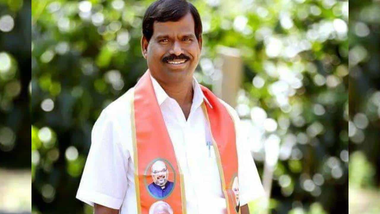 ‘ನನ್ನನ್ನು ಹುಚ್ಚು ನಾಯಿ ಓಡಿಸಿದ ರೀತಿ ಬಿಜೆಪಿಯಿಂದ ಓಡಿಸಿದ್ರು: ಅಳಲು ತೋಡಿಕೊಂಡ ಎಂ.ಪಿ. ಕುಮಾರಸ್ವಾಮಿ ‘ನನ್ನನ್ನು ಹುಚ್ಚು ನಾಯಿ ಓಡಿಸಿದ ರೀತಿ ಬಿಜೆಪಿಯಿಂದ ಓಡಿಸಿದ್ರು: ಅಳಲು ತೋಡಿಕೊಂಡ ಎಂ.ಪಿ. ಕುಮಾರಸ್ವಾಮಿ