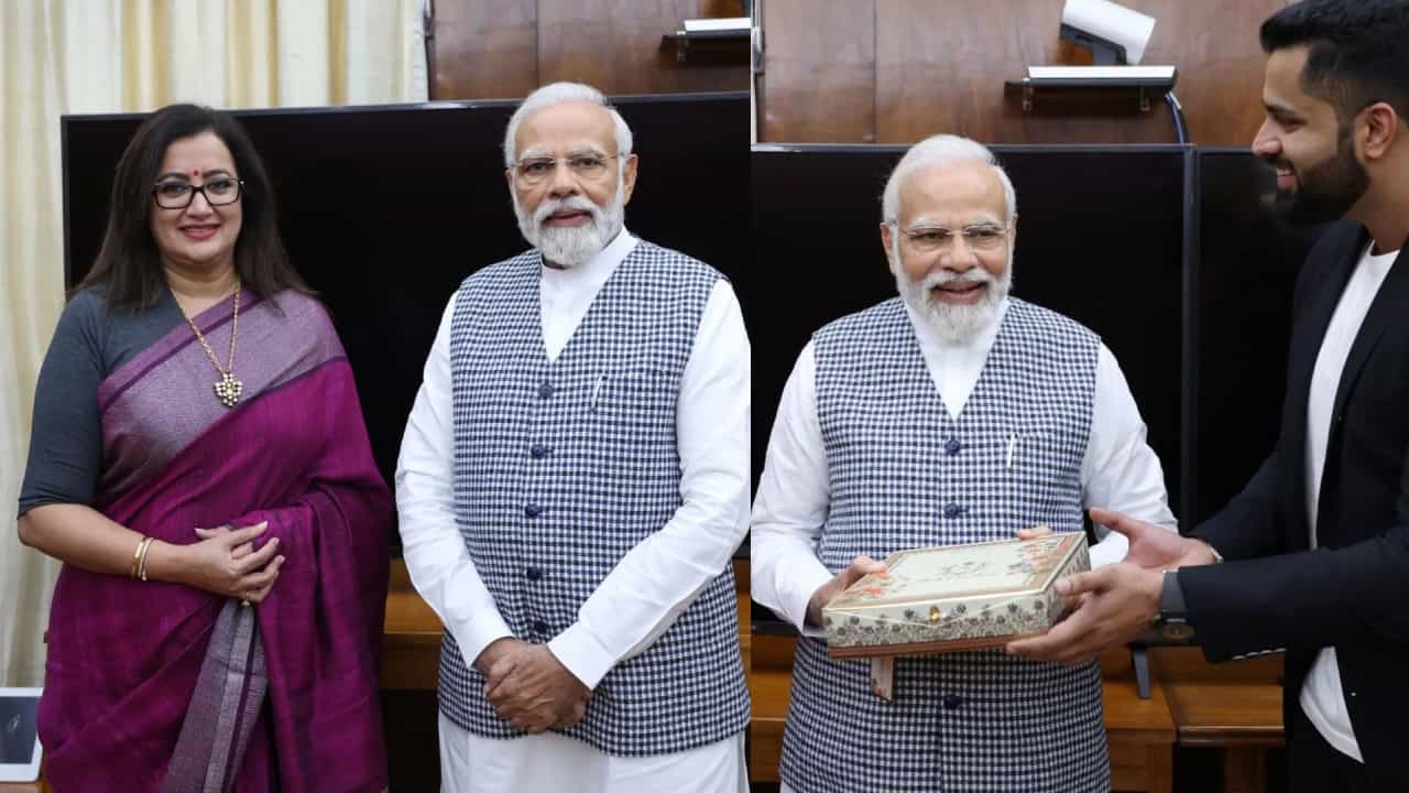 Narendra Modi: ಪ್ರಧಾನಿ ಮೋದಿಗೆ ಮದುವೆ ಆಮಂತ್ರಣ ನೀಡಿದ ಮರಿ ರೆಬಲ್ ಅಭಿಷೇಕ್ Narendra Modi: ಪ್ರಧಾನಿ ಮೋದಿಗೆ ಮದುವೆ ಆಮಂತ್ರಣ ನೀಡಿದ ಮರಿ ರೆಬಲ್ ಅಭಿಷೇಕ್