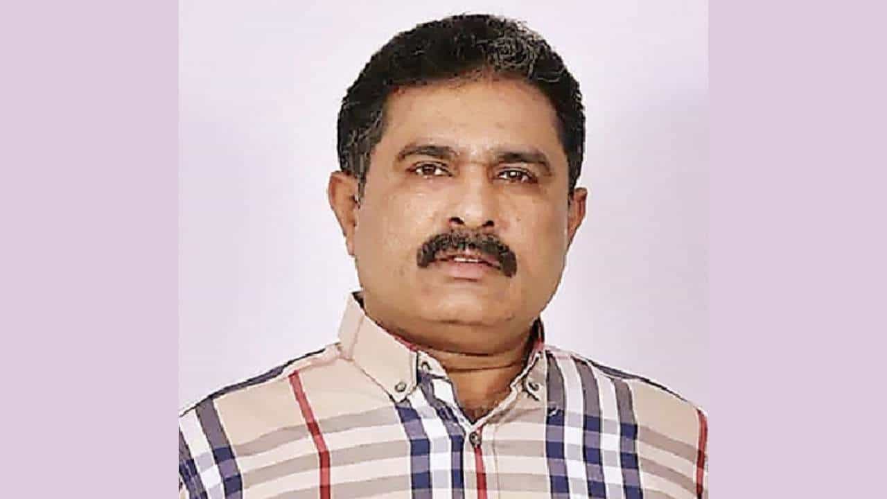 ರಾಜಾಜಿನಗರ ಕಾಂಗ್ರೆಸ್ ಅಭ್ಯರ್ಥಿ ಪುಟ್ಟಣ್ಣ ಬಳಿ ನಗದು ಇರುವುದು ಕೇವಲ 88,967 ರೂ. ಮಾತ್ರ ರಾಜಾಜಿನಗರ ಕಾಂಗ್ರೆಸ್ ಅಭ್ಯರ್ಥಿ ಪುಟ್ಟಣ್ಣ ಬಳಿ ನಗದು ಇರುವುದು ಕೇವಲ 88,967 ರೂ. ಮಾತ್ರ