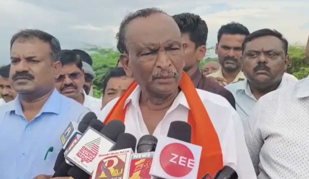 Karnataka Assembly Election 2023: ಪತ್ರನಿಗೆ ಟಿಕೆಟ್ ನೀಡುವಂತೆ ಎಂಟಿಬಿ ನಾಗರಾಜ್ ಯಡಿಯೂರಪ್ಪ, ಸಿಎಂ ಬೊಮ್ಮಾಯಿಗೆ ದುಂಬಾಲು Karnataka Assembly Election 2023: ಪತ್ರನಿಗೆ ಟಿಕೆಟ್ ನೀಡುವಂತೆ ಎಂಟಿಬಿ ನಾಗರಾಜ್ ಯಡಿಯೂರಪ್ಪ, ಸಿಎಂ ಬೊಮ್ಮಾಯಿಗೆ ದುಂಬಾಲು
