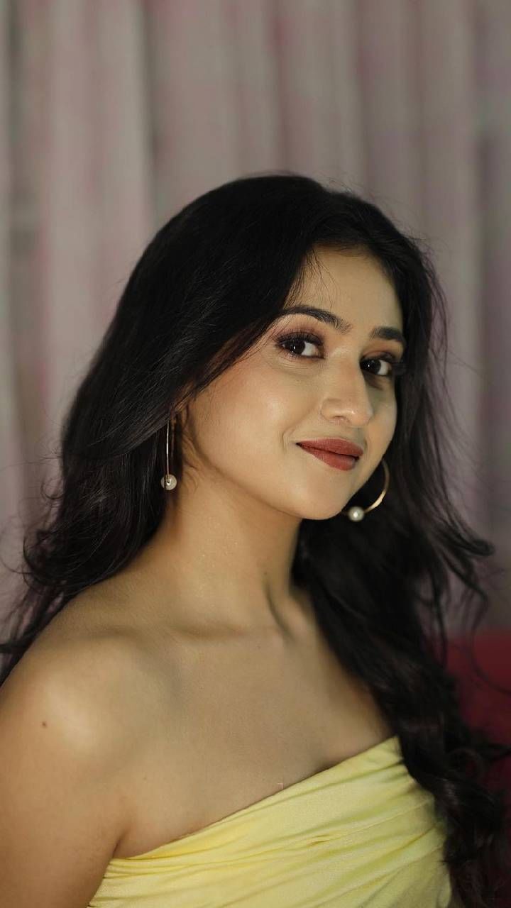 Malaika Vasupal Photos (4)