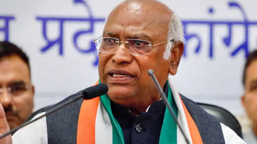 ವಿಪಕ್ಷಗಳ ಒಗ್ಗಟ್ಟಿಗಾಗಿ ಅರವಿಂದ ಕೇಜ್ರಿವಾಲ್ಗೆ ಕರೆ ಮಾಡಿದ ಮಲ್ಲಿಕಾರ್ಜುನ ಖರ್ಗೆ