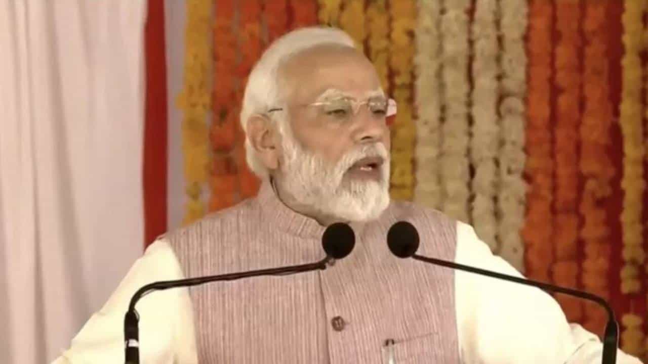 Narendra Modi: ಕೋರ್ಟ್ಗೆ ಹೋದ ಭ್ರಷ್ಟ ಪಕ್ಷಗಳಿಗೆ ತಕ್ಕ ಶಾಸ್ತಿಯಾಗಿದೆ; ಪ್ರಧಾನಿ ಮೋದಿ ವಾಗ್ದಾಳಿ Narendra Modi: ಕೋರ್ಟ್ಗೆ ಹೋದ ಭ್ರಷ್ಟ ಪಕ್ಷಗಳಿಗೆ ತಕ್ಕ ಶಾಸ್ತಿಯಾಗಿದೆ; ಪ್ರಧಾನಿ ಮೋದಿ ವಾಗ್ದಾಳಿ