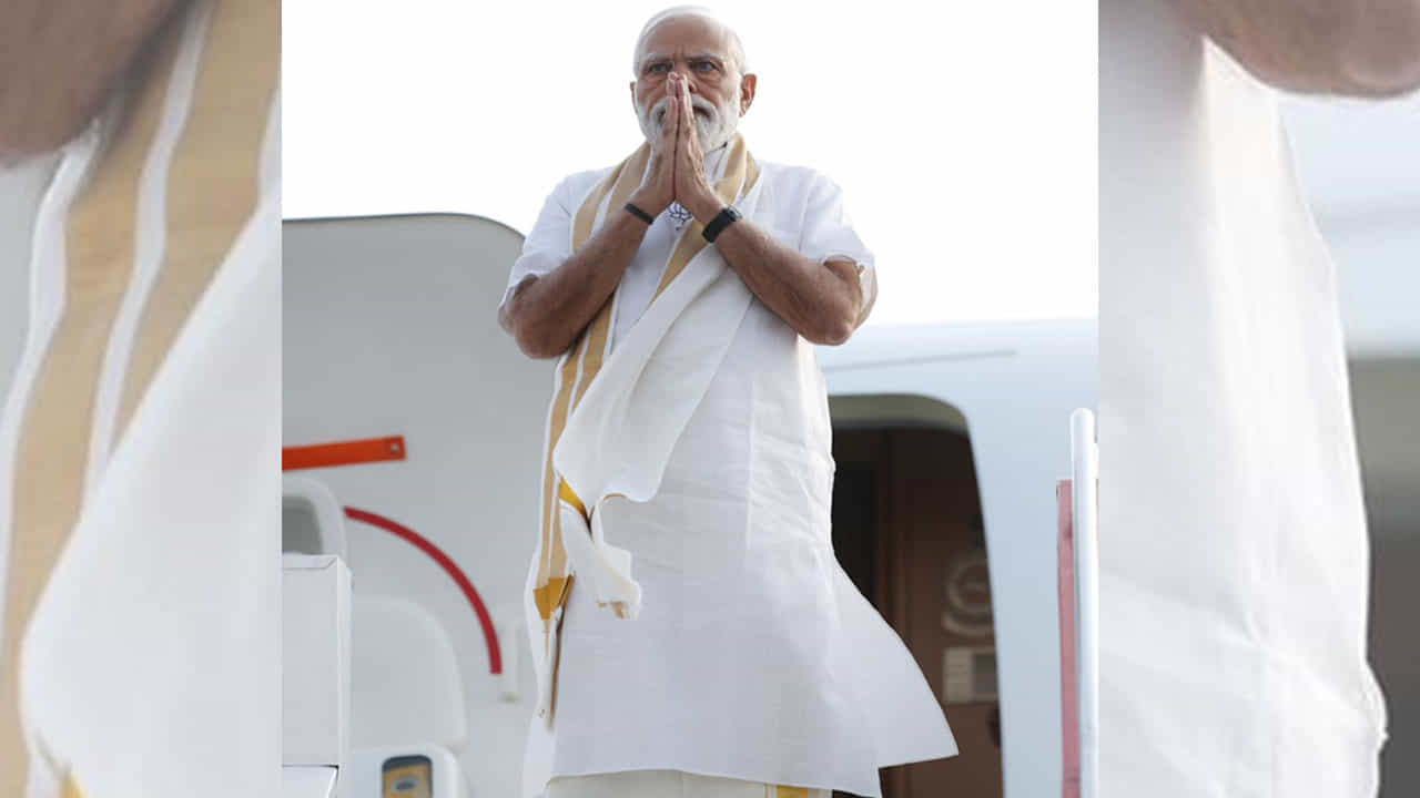 PM Modi in Kerala: ಎರಡು ದಿನಗಳ ಭೇಟಿಗಾಗಿ ಕೊಚ್ಚಿ ತಲುಪಿದ ಪ್ರಧಾನಿ; ರಸ್ತೆಯಲ್ಲಿ ನಡೆದು ಜನರತ್ತ ಕೈ ಬೀಸಿದ ಮೋದಿ