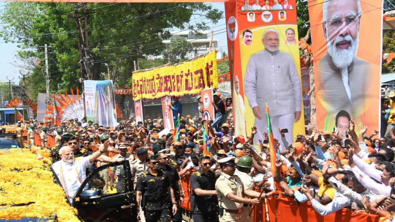 ಬೆಂಗಳೂರಲ್ಲಿಂದು ನರೇಂದ್ರ ಮೋದಿ ಮೇನಿಯಾ; ರೋಡ್​ ಶೋ ಹಿನ್ನೆಲೆ ಕೆಲ ರಸ್ತೆಗಳಲ್ಲಿ ವಾಹನ ಸಂಚಾರ ನಿರ್ಬಂಧ, ಇಲ್ಲಿದೆ ಪರ್ಯಾಯ ಮಾರ್ಗ ಮಾಹಿತಿ
