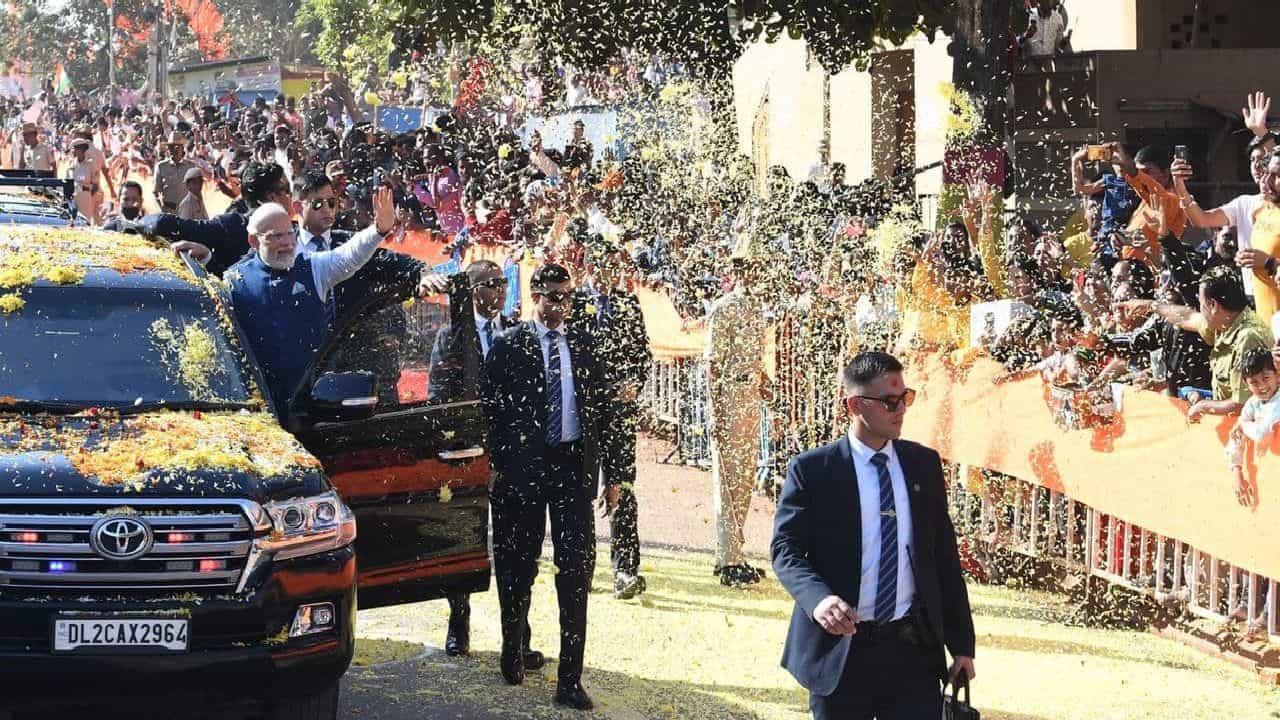 Karnataka Assembly Elections 2023: ಚಿಕ್ಕಬಳ್ಳಾಪುರ - ರಾಜ್ಯದಲ್ಲಿ ಸದ್ಯದಲ್ಲೇ ಮೋದಿ ರೋಡ್ ಶೋ - 3 ಜಿಲ್ಲೆಗಳಿಂದ 8 ಸ್ಥಾನಗಳ ಮೇಲೆ ಕಣ್ಣು Karnataka Assembly Elections 2023: ಚಿಕ್ಕಬಳ್ಳಾಪುರ - ರಾಜ್ಯದಲ್ಲಿ ಸದ್ಯದಲ್ಲೇ ಮೋದಿ ರೋಡ್ ಶೋ - 3 ಜಿಲ್ಲೆಗಳಿಂದ 8 ಸ್ಥಾನಗಳ ಮೇಲೆ ಕಣ್ಣು