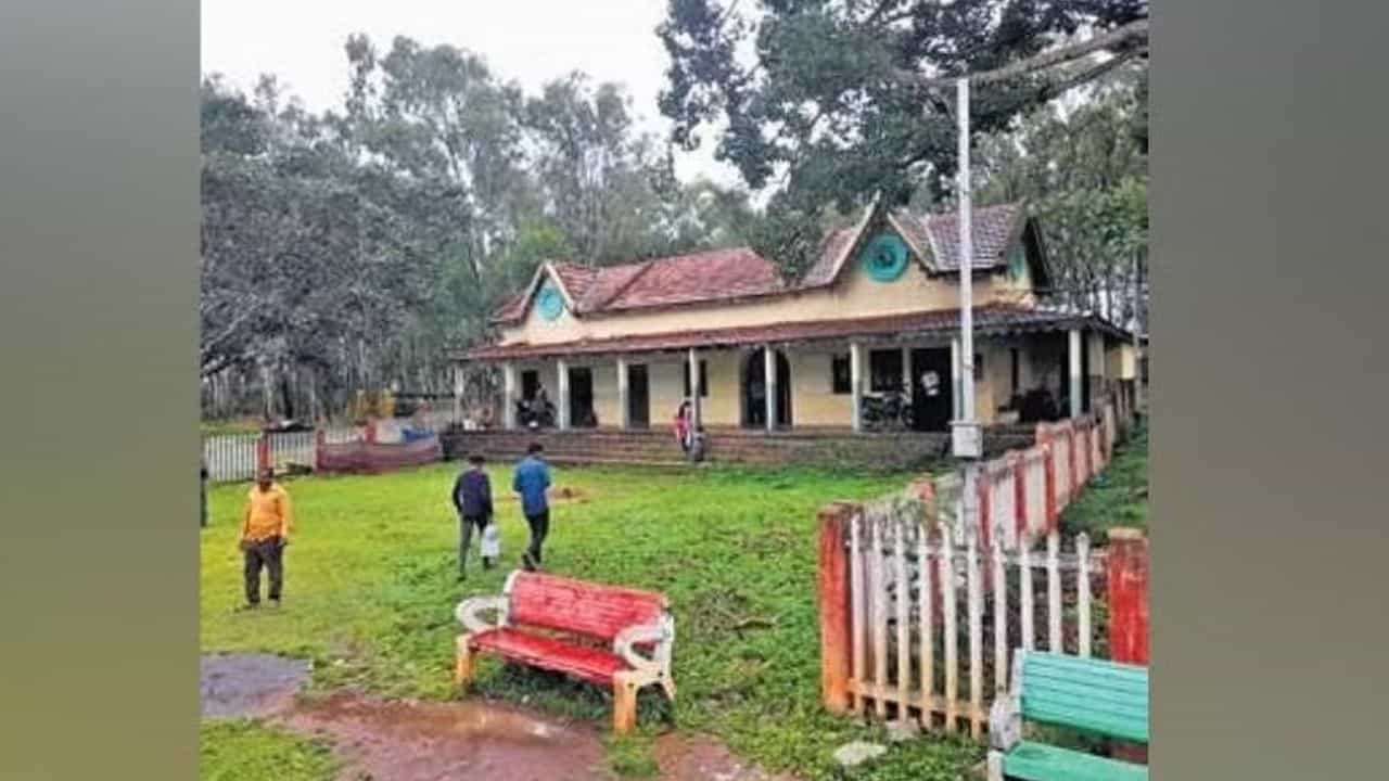 Bangalore: ಬೆಂಗಳೂರು ನಂದಿ ಹಾಲ್ಟ್ ರೈಲು ನಿಲ್ದಾಣದಲ್ಲಿ ಹೊಸ ಆಕರ್ಷಣೆ: ರೈಲು ಮ್ಯೂಸಿಯಂ ಆರಂಭ Bangalore: ಬೆಂಗಳೂರು ನಂದಿ ಹಾಲ್ಟ್ ರೈಲು ನಿಲ್ದಾಣದಲ್ಲಿ ಹೊಸ ಆಕರ್ಷಣೆ: ರೈಲು ಮ್ಯೂಸಿಯಂ ಆರಂಭ