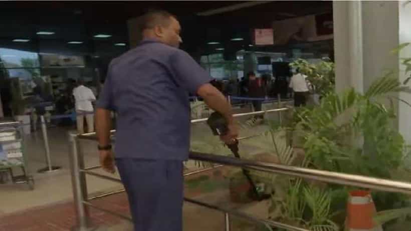 Patna Airport Bomb Threat: ಪಾಟ್ನಾ ಏರ್ಪೋರ್ಟ್ಗೆ ಬಾಂಬ್ ಬೆದರಿಕೆ ಕರೆ, ಶೋಧ ಕಾರ್ಯ ಆರಂಭ