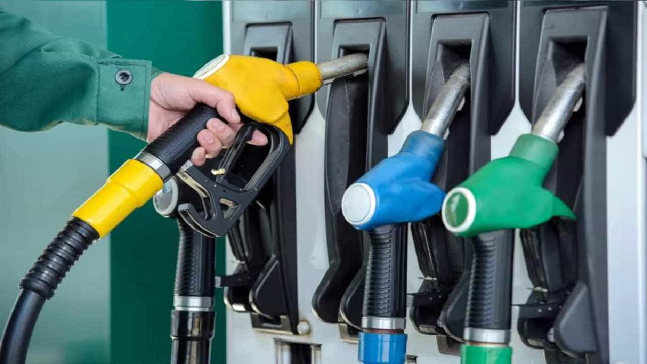 Petrol Price Today: ಬೆಂಗಳೂರು ಸೇರಿ ದೇಶದ ಪ್ರಮುಖ ನಗರಗಳಲ್ಲಿ ಏಪ್ರಿಲ್ 20 ರಂದು ಪೆಟ್ರೋಲ್, ಡೀಸೆಲ್ ದರ ಎಷ್ಟಿದೆ, ವಿವರ ಇಲ್ಲಿದೆ Petrol Price Today: ಬೆಂಗಳೂರು ಸೇರಿ ದೇಶದ ಪ್ರಮುಖ ನಗರಗಳಲ್ಲಿ ಏಪ್ರಿಲ್ 20 ರಂದು ಪೆಟ್ರೋಲ್, ಡೀಸೆಲ್ ದರ ಎಷ್ಟಿದೆ, ವಿವರ ಇಲ್ಲಿದೆ