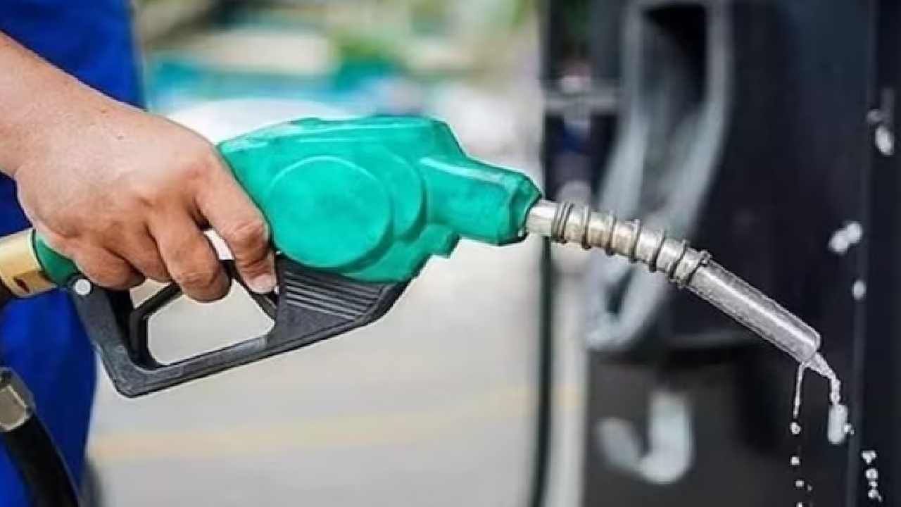 Petrol Price Today: ಬೆಂಗಳೂರು ಸೇರಿ ದೇಶದ ಪ್ರಮುಖ ನಗರಗಳಲ್ಲಿ ಏಪ್ರಿಲ್ 30 ರಂದು ಪೆಟ್ರೋಲ್, ಡೀಸೆಲ್ ದರ ಎಷ್ಟಿದೆ, ವಿವರ ಇಲ್ಲಿದೆ