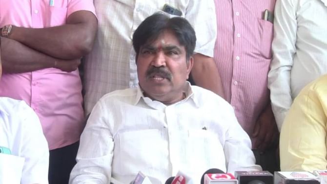R Shankar: ವಿಧಾನಪರಿಷತ್ ಸದಸ್ಯ ಸ್ಥಾನಕ್ಕೆ ಆರ್. ಶಂಕರ್ ರಾಜೀನಾಮೆ R Shankar: ವಿಧಾನಪರಿಷತ್ ಸದಸ್ಯ ಸ್ಥಾನಕ್ಕೆ ಆರ್. ಶಂಕರ್ ರಾಜೀನಾಮೆ