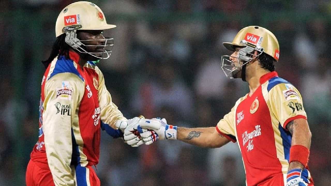 IPL 2024: ದಾಖಲೆಯ 263 ರನ್ಗಳು. 11 ವರ್ಷಗಳ ಹಿಂದೆ ಐಪಿಎಲ್ನಲ್ಲಿ ಆರ್ಸಿಬಿ ಕಲೆಹಾಕಿದ 263 ರನ್ಗಳ ಸ್ಕೋರ್ಕಾರ್ಡ್ ಮತ್ತೆ ಮುನ್ನಲೆಗೆ ಬಂದಿದೆ. ಇದಕ್ಕೆ ಮುಖ್ಯ ಕಾರಣ ಸನ್ರೈಸರ್ಸ್ ಹೈದರಾಬಾದ್ ತಂಡವು ಮುಂಬೈ ಇಂಡಿಯನ್ಸ್ ವಿರುದ್ಧ 277 ರನ್ ಬಾರಿಸಿ ದಾಖಲೆ ಬರೆದಿರುವುದು.