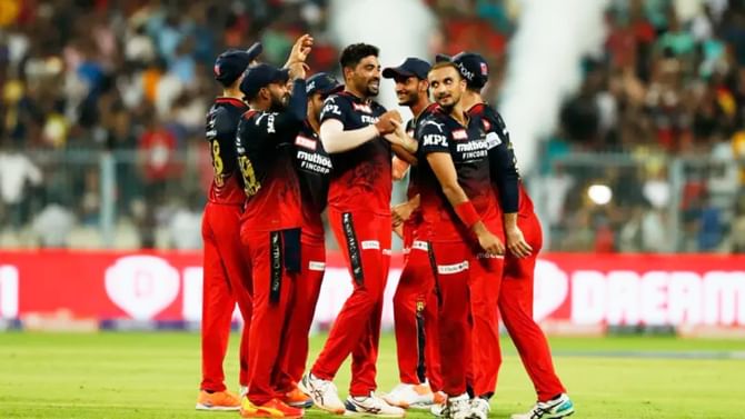 IPL 2023: RCB ತಂಡದಲ್ಲಿ 1 ಬದಲಾವಣೆ ಖಚಿತ: ಆಡುವ ಬಳಗದಲ್ಲಿ ಯಾರಿಗೆ ಸಿಗಲಿದೆ ಚಾನ್ಸ್? IPL 2023: RCB ತಂಡದಲ್ಲಿ 1 ಬದಲಾವಣೆ ಖಚಿತ: ಆಡುವ ಬಳಗದಲ್ಲಿ ಯಾರಿಗೆ ಸಿಗಲಿದೆ ಚಾನ್ಸ್?