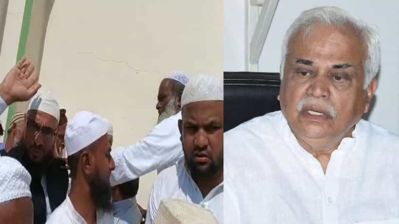 Ramadan: ಈದ್ಗಾ ಮೈದಾನದಲ್ಲಿ ಮುಸ್ಲಿಮರ ನಡುವೆ ನೂಕಾಟ ತಳ್ಳಾಟ; ನೆಲಕ್ಕೆ ಬಿದ್ದ ಆರ್ವಿ ದೇಶಪಾಂಡೆ