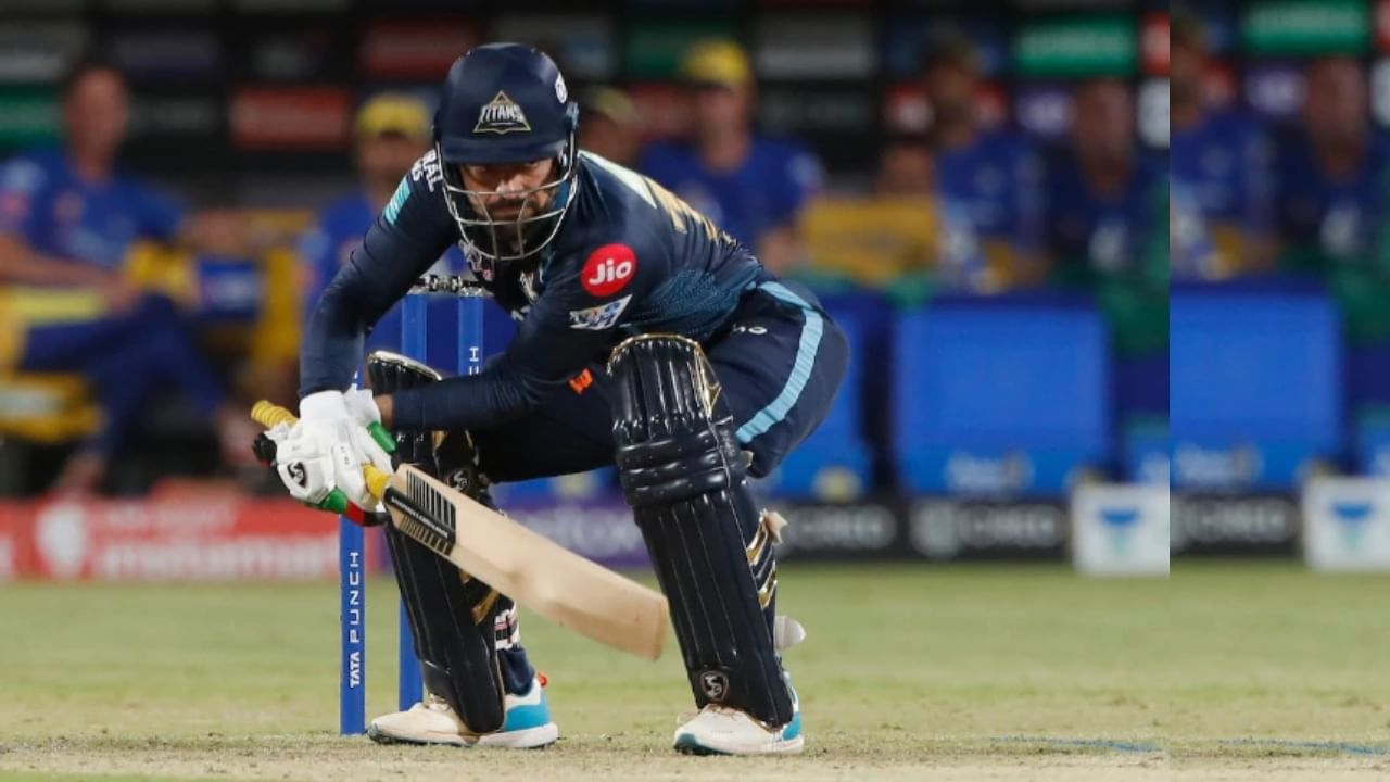 ಇದಾಗ್ಯೂ ಐಪಿಎಲ್ನಲ್ಲಿ ಅತೀ ಹೆಚ್ಚು ಬಾರಿ ಗೋಲ್ಡನ್ ಡಕ್ಗೆ ಔಟಾದ ಆಟಗಾರರ ಪಟ್ಟಿಯಲ್ಲಿ ಅಗ್ರಸ್ಥಾನದಲ್ಲಿರುವುದು ರಶೀದ್ ಖಾನ್. ಅಫ್ಘಾನ್ ಆಟಗಾರ ಇದುವರೆಗೆ 10 ಬಾರಿ ಮೊದಲ ಎಸೆತದಲ್ಲೇ ವಿಕೆಟ್ ಒಪ್ಪಿಸಿದ್ದಾರೆ.