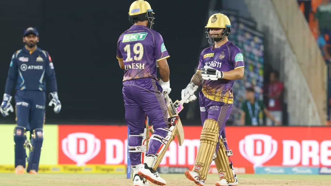 IPL 2023: ಕೊನೆಯ ಓವರ್ನಲ್ಲಿ 29 ರನ್ಗಳ ಗುರಿ...ಸ್ಟ್ರೈಕ್ನಲ್ಲಿ ಉಮೇಶ್ ಯಾದವ್...ಗೆಲುವಿನ ವಿಶ್ವಾಸದಲ್ಲಿ ಗುಜರಾತ್ ಟೈಟಾನ್ಸ್...ಸೋಲುವ ಭೀತಿಯಲ್ಲಿ ಕೊಲ್ಕತ್ತಾ ನೈಟ್ ರೈಡರ್ಸ್...ಯಶ್ ದಯಾಳ್ ಎಸೆದ ಕೊನೆಯ ಓವರ್ನ ಮೊದಲ ಎಸೆತದಲ್ಲಿ ಉಮೇಶ್ ಯಾದವ್ 1 ರನ್ ತೆಗೆದರು....ಆ ಬಳಿಕ ನಡೆದಿದ್ದು ಈಗ ಇತಿಹಾಸ.