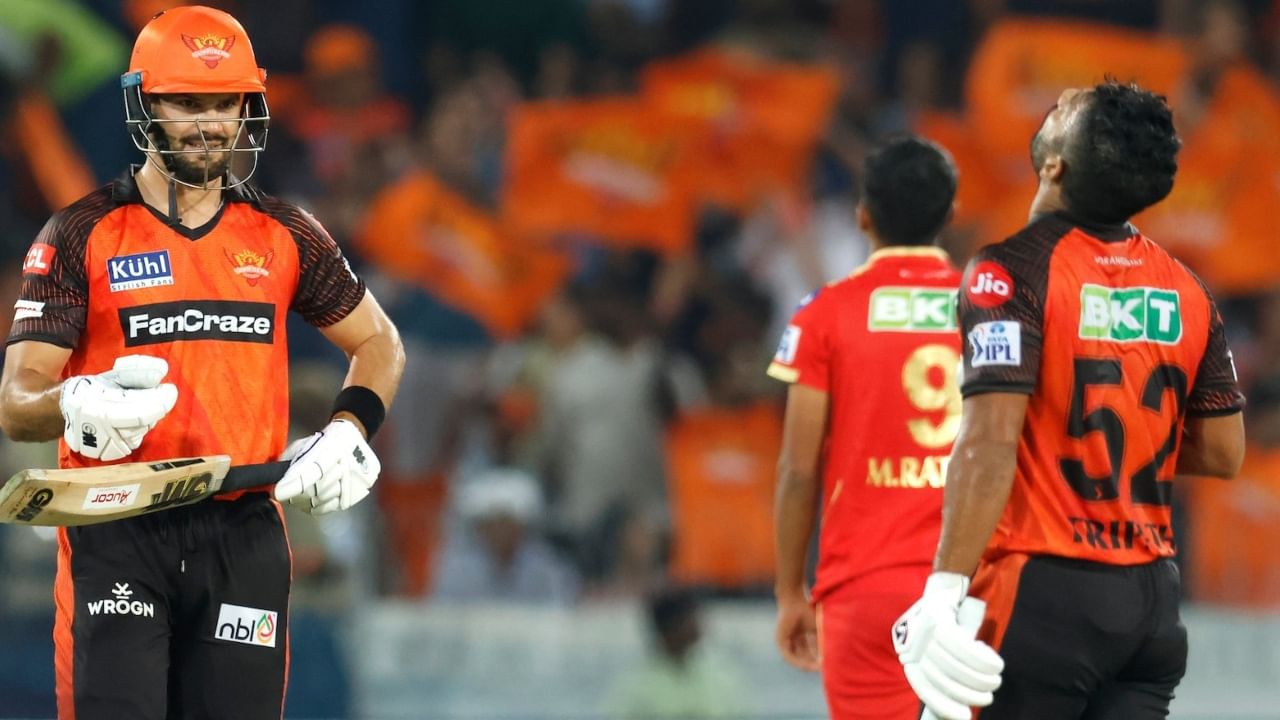 ಉಪ್ಪಳ ಕ್ರೀಡಾಂಗಣದಲ್ಲಿ ನಡೆದ ಪಂಜಾಜ್ ಕಿಂಗ್ಸ್ ಹಾಗೂ ಸನ್ರೈಸರ್ಸ್ ಹೈದರಾಬಾದ್ ನಡುವಿನ ಮುಖಾಮುಖಿಯಲ್ಲಿ ಹೈದರಾಬಾದ್ ತಂಡ ಕೊನೆಗೂ ಟೂರ್ನಿಯ ಮೊದಲ ಗೆಲುವು ಸಾಧಿಸಿದೆ.