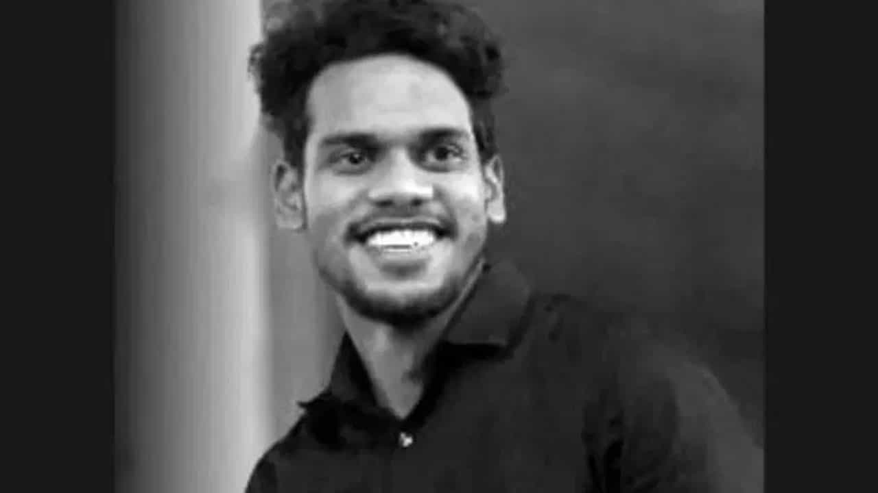 ಅಮೆರಿಕದ ಗ್ಯಾಸ್ ಸ್ಟೇಷನ್ನಲ್ಲಿ ಭಾರತೀಯ ವಿದ್ಯಾರ್ಥಿ ಗುಂಡಿಗೆ ಬಲಿ; ಶಂಕಿತ ದಾಳಿಕೋರರ ಫೋಟೊ ಬಿಡುಗಡೆ ಅಮೆರಿಕದ ಗ್ಯಾಸ್ ಸ್ಟೇಷನ್ನಲ್ಲಿ ಭಾರತೀಯ ವಿದ್ಯಾರ್ಥಿ ಗುಂಡಿಗೆ ಬಲಿ; ಶಂಕಿತ ದಾಳಿಕೋರರ ಫೋಟೊ ಬಿಡುಗಡೆ