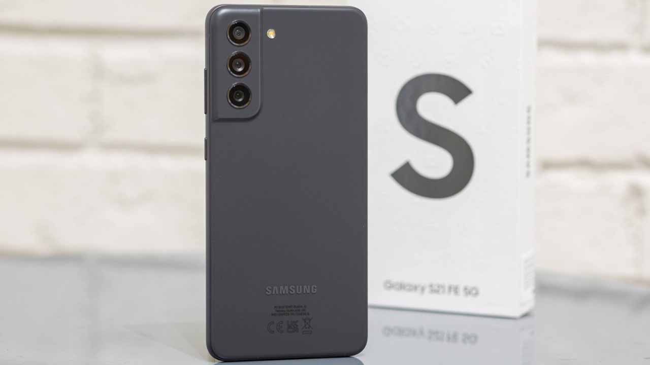 Galaxy S21 FE: ಧಮಾಕ ಆಫರ್: 74,999 ರೂ. ಇರುವ ಗ್ಯಾಲಕ್ಸಿ S21 FE 5G ಸ್ಮಾರ್ಟ್ಫೋನನ್ನು ಅತಿ ಕಡಿಮೆ ಬೆಲೆಗೆ ಖರೀದಿಸಿ Galaxy S21 FE: ಧಮಾಕ ಆಫರ್: 74,999 ರೂ. ಇರುವ ಗ್ಯಾಲಕ್ಸಿ S21 FE 5G ಸ್ಮಾರ್ಟ್ಫೋನನ್ನು ಅತಿ ಕಡಿಮೆ ಬೆಲೆಗೆ ಖರೀದಿಸಿ