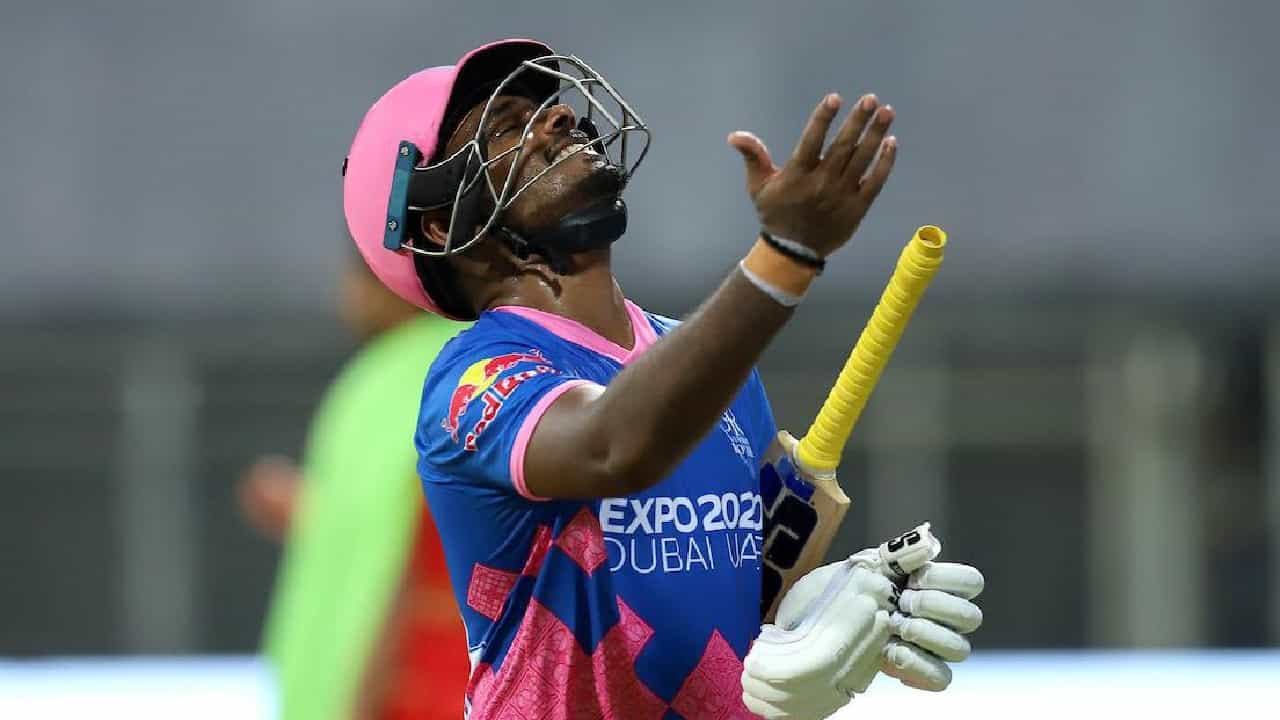 IPL 2023: ಚೆನ್ನೈನ ಎಂಎ ಚಿದಂಬರಂ ಸ್ಟೇಡಿಯಂನಲ್ಲಿ ನಡೆದ ಸಿಎಸ್ಕೆ ವಿರುದ್ಧ ಪಂದ್ಯದಲ್ಲಿ ರಾಜಸ್ಥಾನ್ ರಾಯಲ್ಸ್ ತಂಡದ ನಾಯಕ ಸಂಜು ಸ್ಯಾಮ್ಸನ್ ಶೂನ್ಯಕ್ಕೆ ಔಟಾಗಿದ್ದರು. ಇದರೊಂದಿಗೆ ಕಳಪೆ ದಾಖಲೆಯೊಂದು ಸ್ಯಾಮ್ಸನ್ ಪಾಲಾಗಿದೆ.