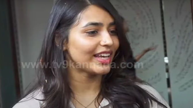 Sapthami Gowda: ಯುವ ರಾಜ್ಕುಮಾರ್ ಬಗ್ಗೆ ನಟಿ ಸಪ್ತಮಿ ಗೌಡ ಮಾತು Sapthami Gowda: ಯುವ ರಾಜ್ಕುಮಾರ್ ಬಗ್ಗೆ ನಟಿ ಸಪ್ತಮಿ ಗೌಡ ಮಾತು