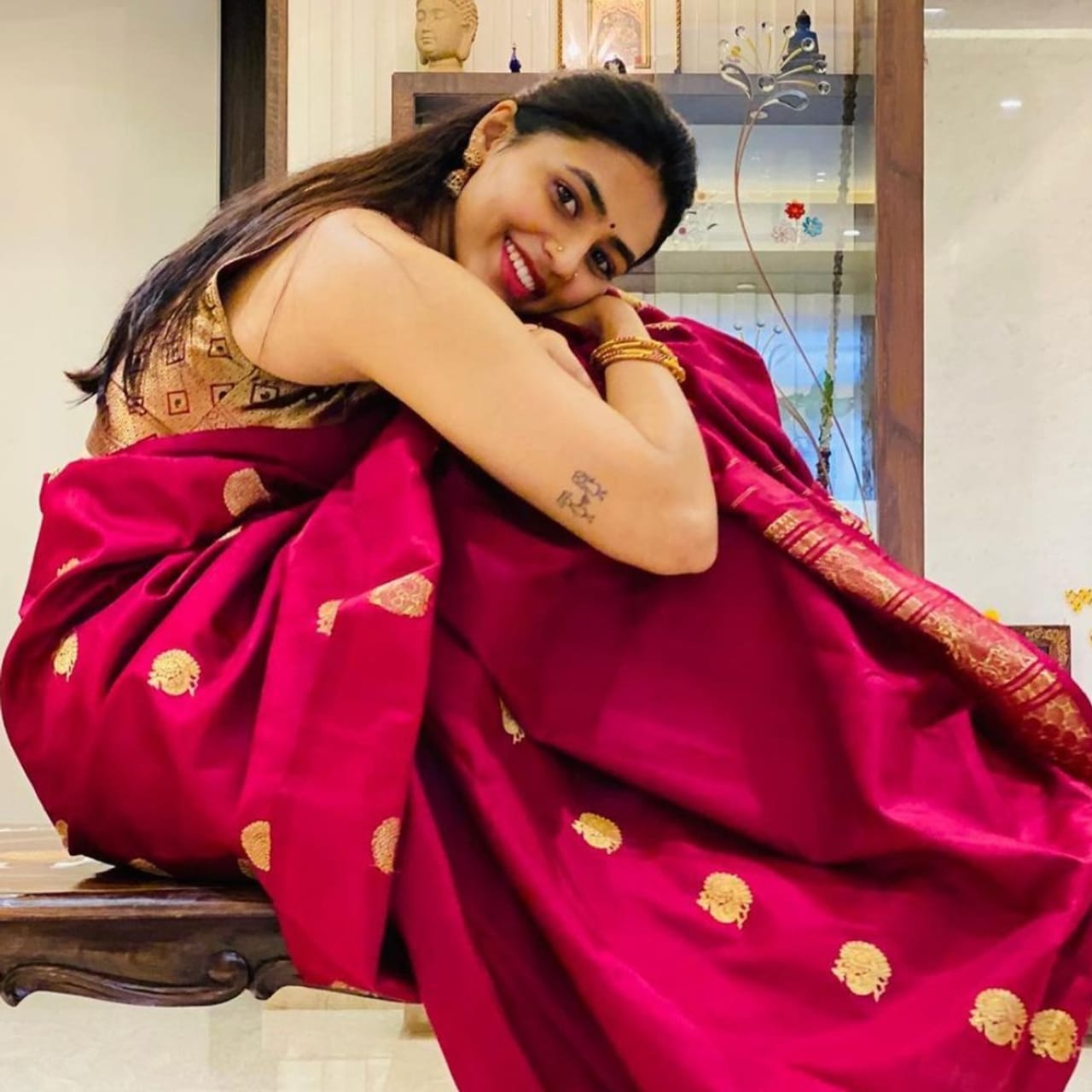 ಸುಂದರವಾದ ಸೀರೆ-ರವಿಕೆಯುಟ್ಟು ಚಂದದ ಫೋಸು ಕೊಟ್ಟಿದ್ದಾರೆ ನಟಿ ಸಪ್ತಮಿ ಗೌಡ