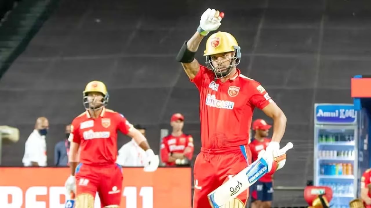 IPL 2023 Records: ರಾಜಸ್ಥಾನ್ ರಾಯಲ್ಸ್ ವಿರುದ್ಧದ ಪಂದ್ಯದಲ್ಲಿ ಪಂಜಾಬ್ ಕಿಂಗ್ಸ್ ತಂಡದ ನಾಯಕ ಶಿಖರ್ ಧವನ್ 56 ಎಸೆತಗಳಲ್ಲಿ ಅಜೇಯ 86 ರನ್​ ಬಾರಿಸಿ ಮಿಂಚಿದ್ದರು. ಈ ಅರ್ಧಶತಕದೊಂದಿಗೆ ಧವನ್ ವಿರಾಟ್ ಕೊಹ್ಲಿಯ 2 ದಾಖಲೆಯನ್ನು ಸರಿಗಟ್ಟಿದ್ದಾರೆ. ಅದರಲ್ಲೊಂದು ವಿಶೇಷ ದಾಖಲೆ ಎಂಬುದು ಇಲ್ಲಿ ವಿಶೇಷ.