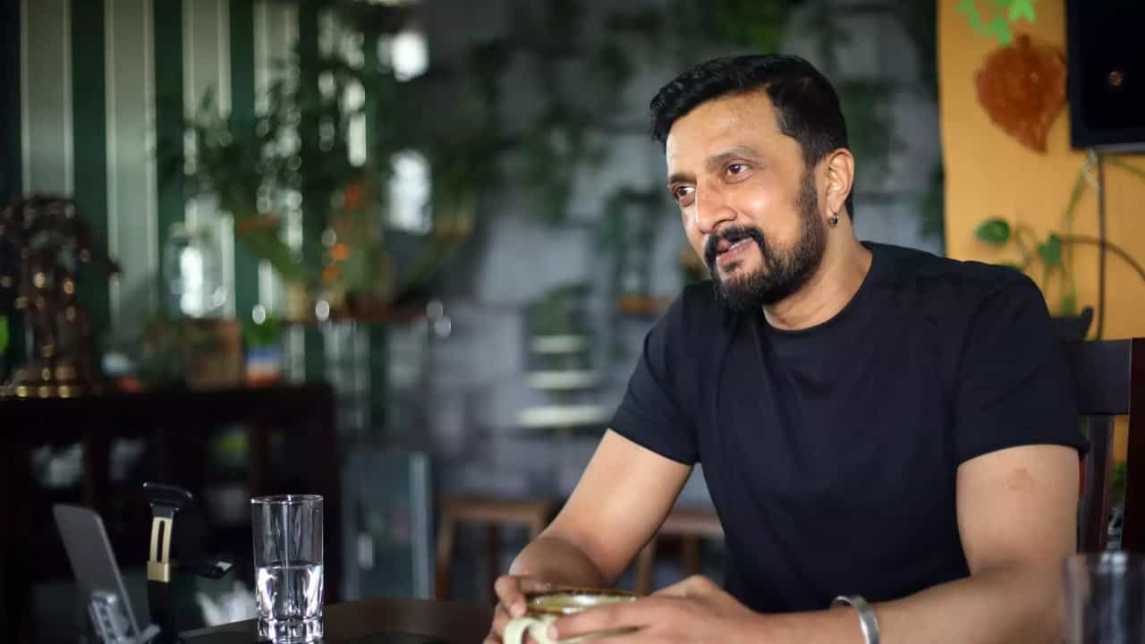 ನಟ ಕಿಚ್ಚ ಸುದೀಪ್ ಅಭಿನಯದ ಸಿನಿಮಾ, ಟಿವಿ ಶೋ ಪ್ರಸಾರ ಮಾಡದಂತೆ ಚುನಾವಣಾ ಆಯೋಗಕ್ಕೆ ಶಿವಮೊಗ್ಗದ ವಕೀಲ ಮನವಿ ನಟ ಕಿಚ್ಚ ಸುದೀಪ್ ಅಭಿನಯದ ಸಿನಿಮಾ, ಟಿವಿ ಶೋ ಪ್ರಸಾರ ಮಾಡದಂತೆ ಚುನಾವಣಾ ಆಯೋಗಕ್ಕೆ ಶಿವಮೊಗ್ಗದ ವಕೀಲ ಮನವಿ